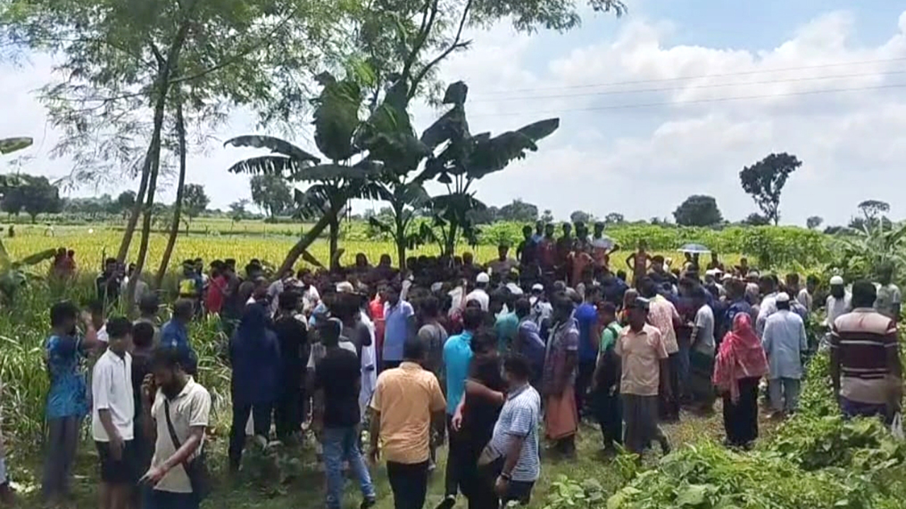 জমি সংক্রান্ত বিরোধে বাবা ও ছেলেকে কুপিয়ে হত্যা